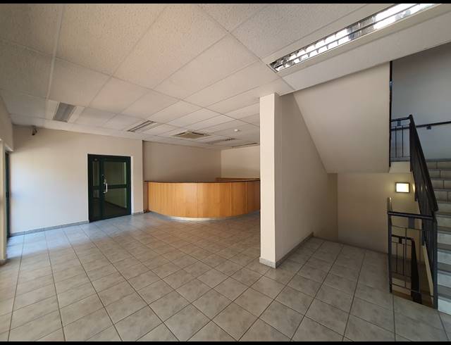 2,431M² OFFICE TO LET IN HALFWAY HOUSE